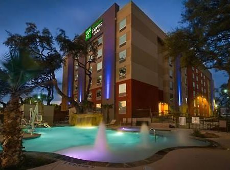 H I Express & Suites San Antonio Medical-Six Flags Εξωτερικό φωτογραφία